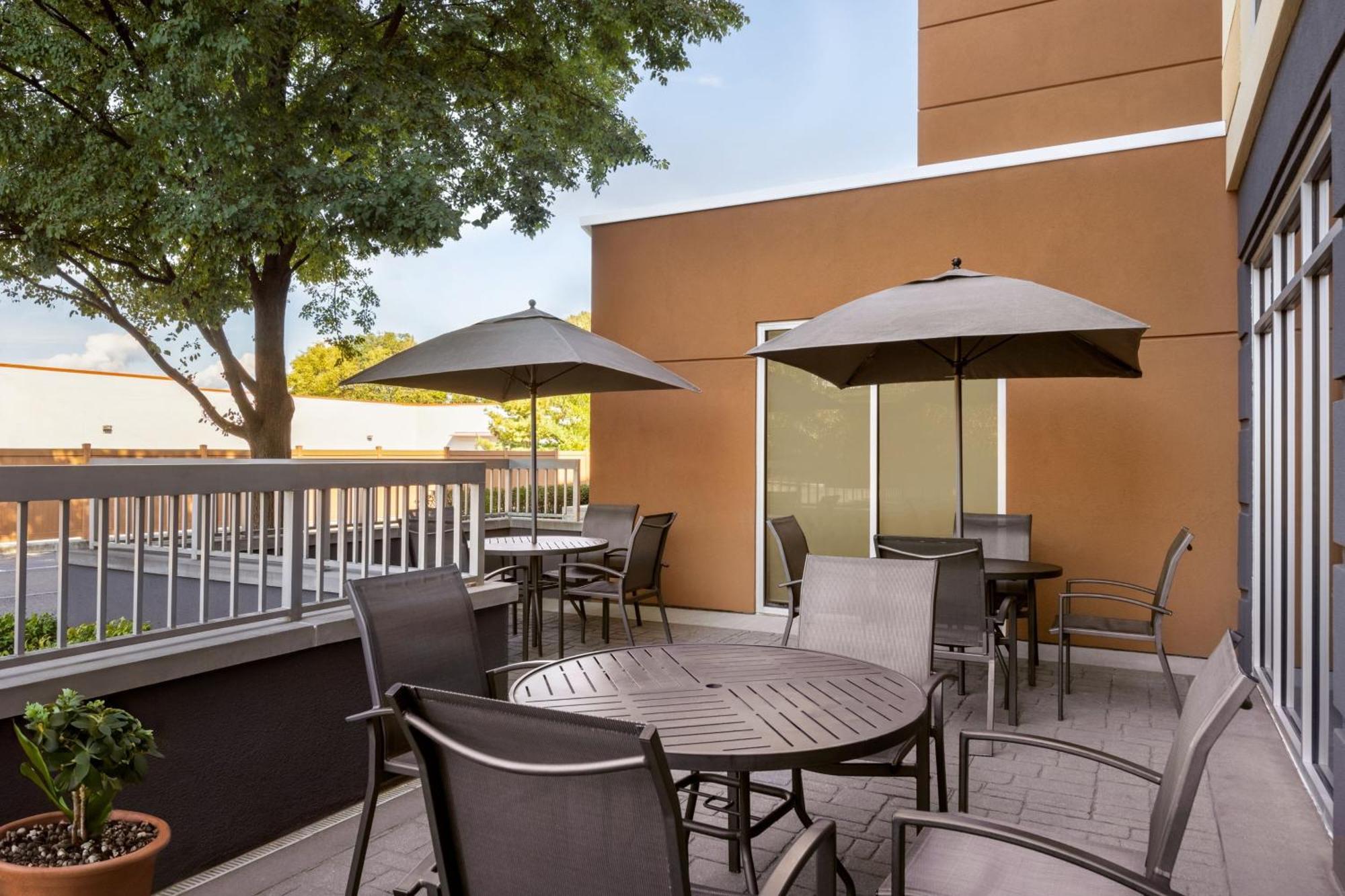 Fairfield & By Marriott Chocolate Avenue Hotel 3*